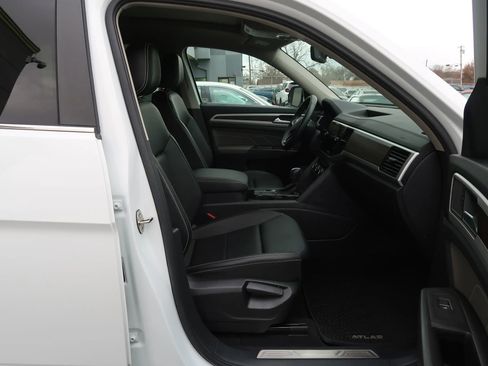 Used 2022 Volkswagen Atlas SE image 27