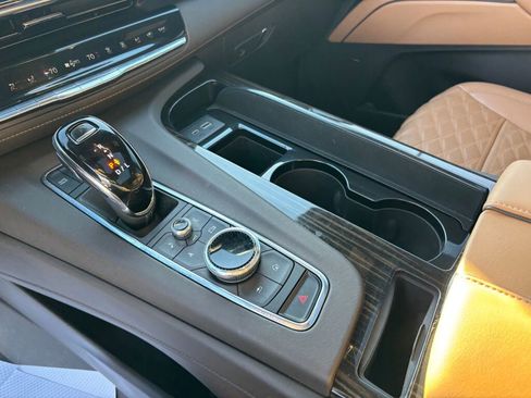 Used 2023 Cadillac Escalade Premium Luxury image 20