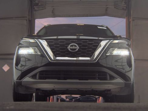 Used 2023 Nissan Rogue SV w/ SV Premium B Package FWD image 4