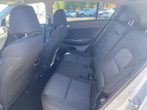 Used 2020 Kia Sportage LX image 16