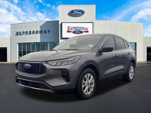 Used 2023 Ford Escape Active image 2