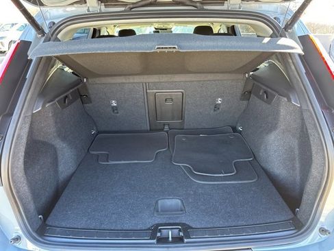 Certified 2025 Volvo XC40 B5 Core image 35