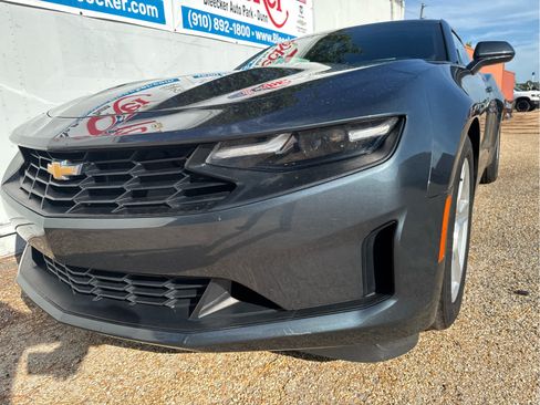 Used 2023 Chevrolet Camaro LT RWD image 9