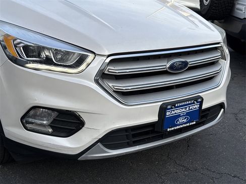 Used 2019 Ford Escape SEL image 8