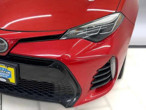 Used 2017 Toyota Corolla SE w/ SE Premium Package FWD image 10