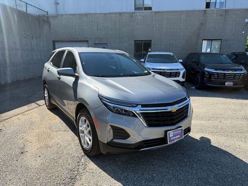 Used 2023 Chevrolet Equinox LT AWD/4WD image 9