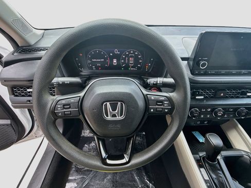 Used 2023 Honda Accord EX image 10