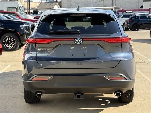 Used 2024 Toyota Venza LE image 5