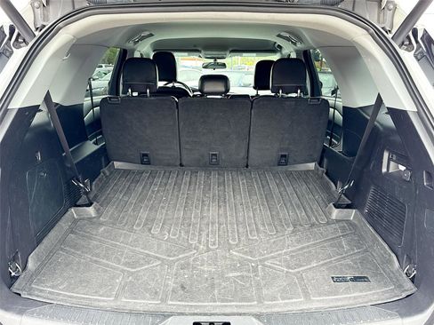 Used 2020 Ford Explorer XLT w/ Equipment Group 202A image 24