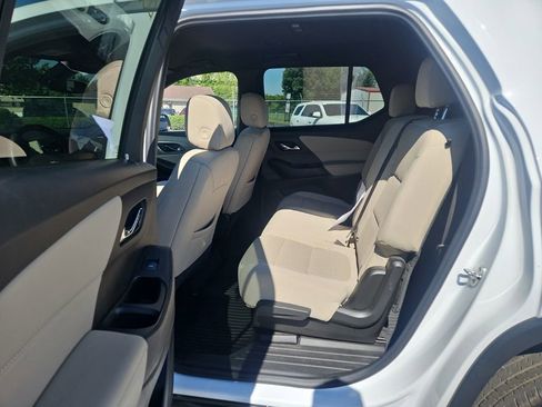 Used 2024 Chevrolet Traverse LS w/ Safety Package FWD image 9