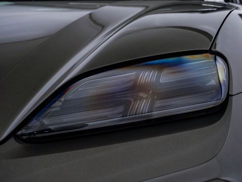 New 2026 Porsche Macan 4 Electric image 7