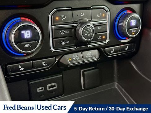 Certified 2023 Chevrolet Suburban Z71 w/ Luxury Package AWD/4WD image 18