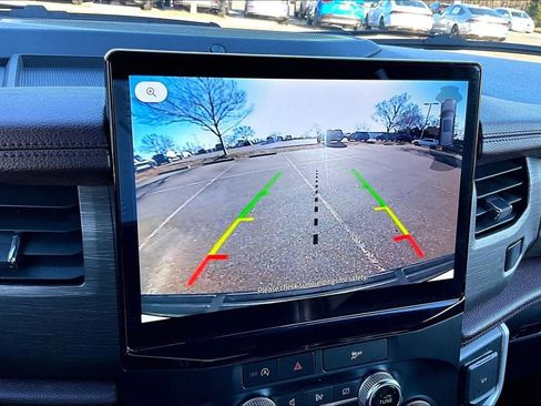 Used 2023 Ford Expedition Limited image 11