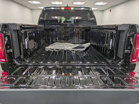 Used 2025 RAM 1500 Limited w/ Trailer Tow Group AWD/4WD image 26