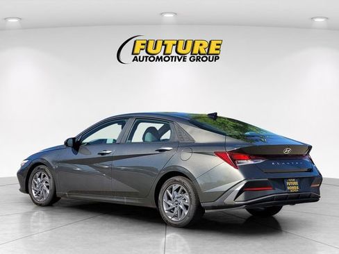 Used 2024 Hyundai Elantra SEL FWD image 7