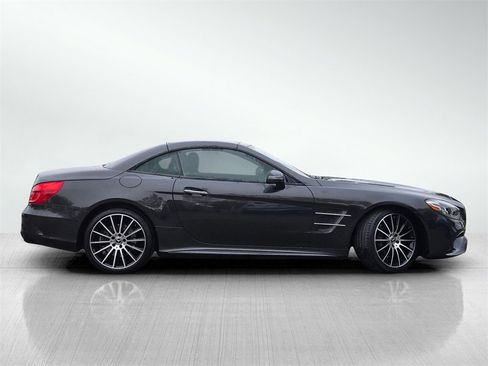 Used 2019 Mercedes-Benz SL 550 image 4