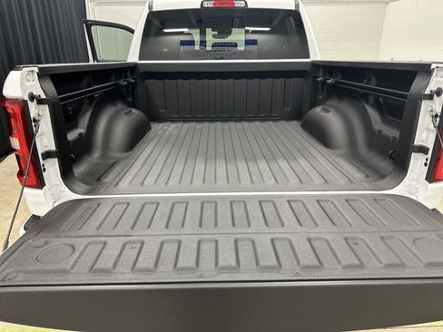 Used 2026 RAM 1500 Laramie w/ Sport Appearance Package AWD/4WD image 32