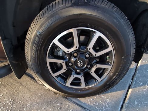 Used 2017 Toyota Tundra SR5 image 33