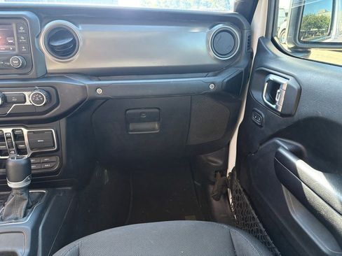 Used 2021 Jeep Gladiator Sport AWD/4WD image 6
