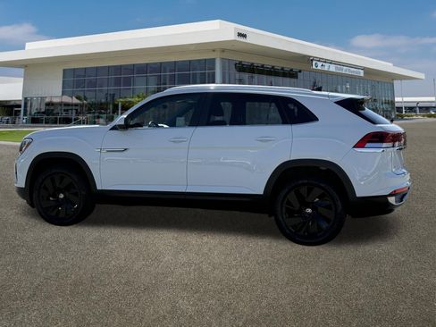 Used 2025 Volkswagen Atlas Cross Sport SE image 7