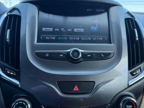 Used 2018 Chevrolet Cruze LT w/ Convenience Package FWD image 23