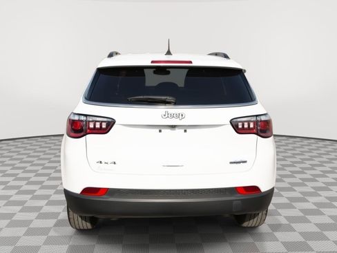 Used 2025 Jeep Compass Latitude image 6