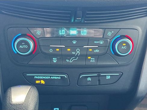 Used 2017 Ford Escape SE AWD/4WD image 16