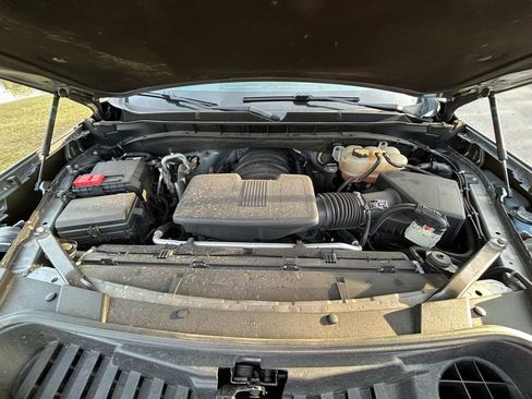 Used 2022 Chevrolet Suburban Z71 w/ Z71 Off-Road Package image 11