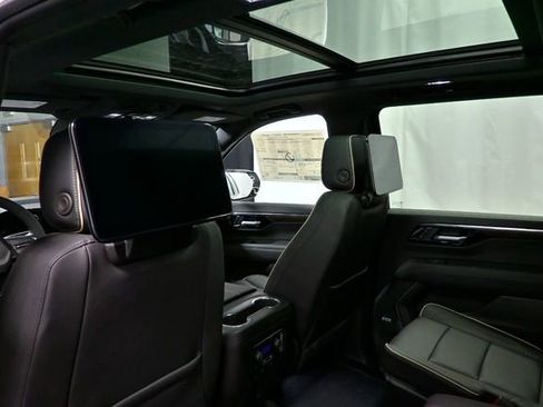 New 2026 Chevrolet Suburban Premier AWD/4WD image 14