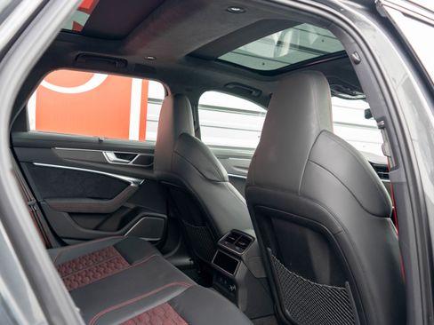 Used 2025 Audi RS 6 performance image 33