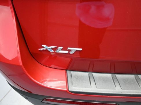 Used 2024 Ford Explorer XLT w/ Equipment Group 202A image 5