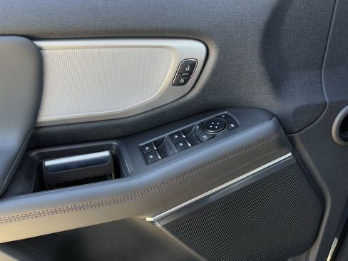 New 2025 Ford Expedition Active image 40