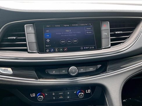 Used 2020 Buick Enclave Essence w/ Sport Touring Edition FWD image 8