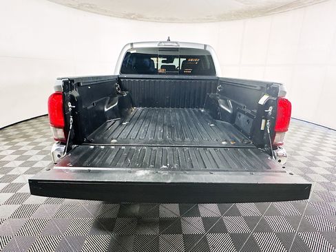 Used 2023 Toyota Tacoma SR5 AWD/4WD image 31
