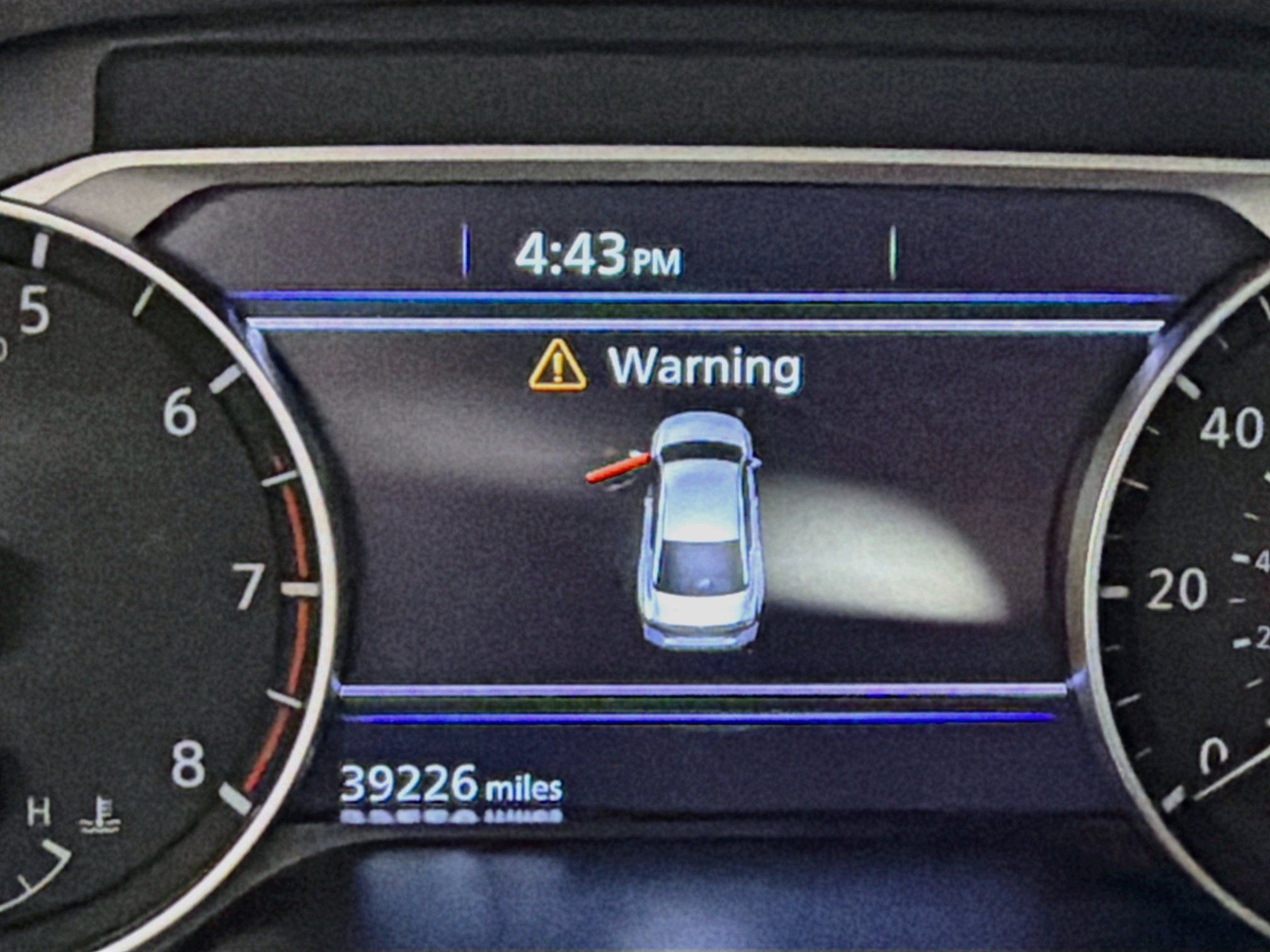 Used 2025 Nissan Altima 2.5 SR FWD image 18