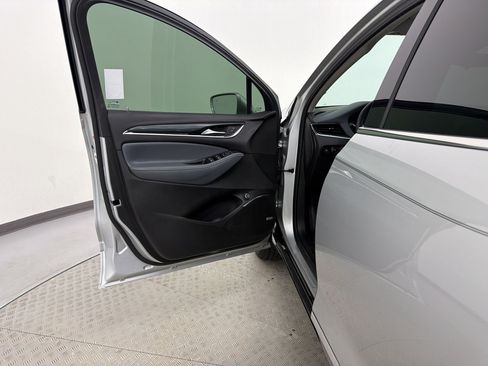 Used 2020 Buick Enclave Essence w/ Sound and Sites Package FWD image 27