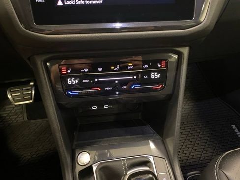 Used 2024 Volkswagen Tiguan SE R-Line AWD/4WD image 13