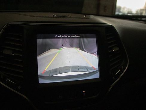 Used 2021 Jeep Cherokee Latitude Lux w/ Sun & Sound Group image 33