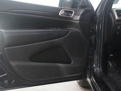 Used 2016 Jeep Grand Cherokee Laredo w/ Quick Order Package 23E image 19