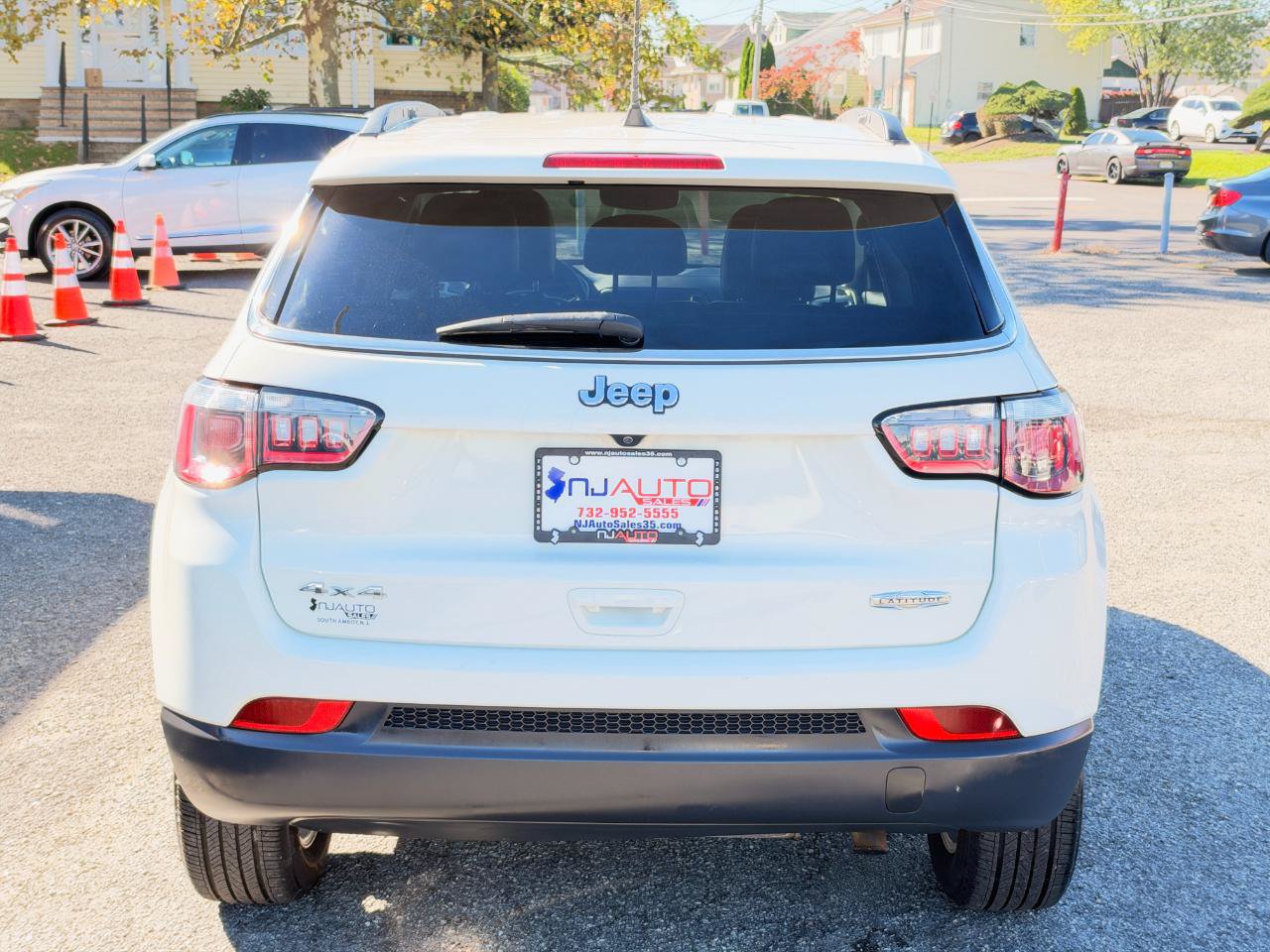 Used 2018 Jeep Compass Latitude w/ Popular Equipment Group AWD/4WD image 5