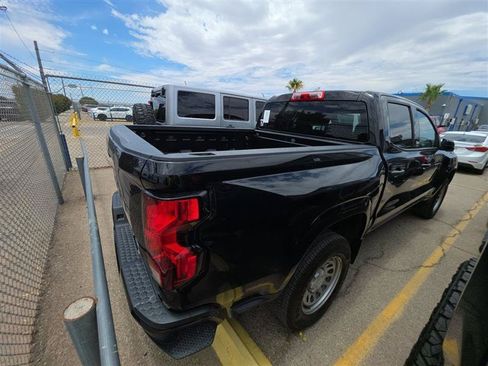 Used 2024 Chevrolet Colorado W/T RWD image 4