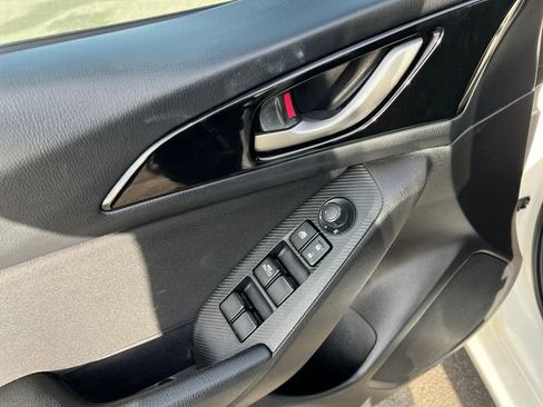 Used 2015 MAZDA MAZDA3 i Sport image 30
