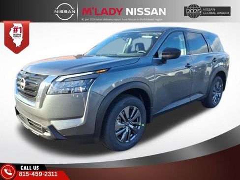 New 2025 Nissan Pathfinder S image 3