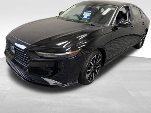 Used 2024 Honda Accord Touring image 1