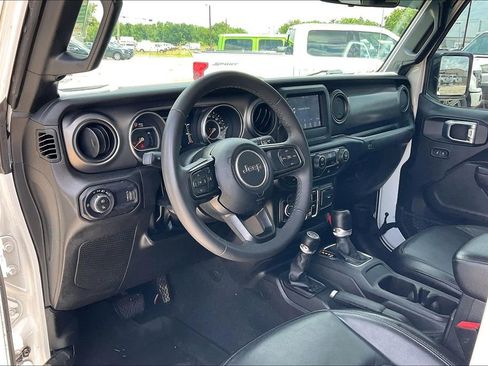 Used 2023 Jeep Gladiator Sport AWD/4WD image 14