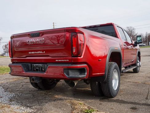 Used 2023 GMC Sierra 3500 Denali w/ Denali Ultimate Package image 6