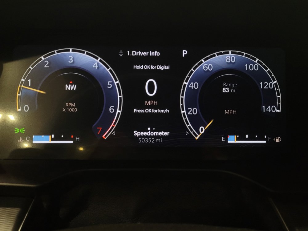 Used 2023 Jeep Grand Cherokee Altitude AWD/4WD image 23