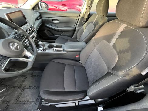 Used 2025 Nissan Sentra SV image 27