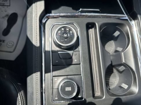 Used 2024 Ford Expedition XLT AWD/4WD image 20