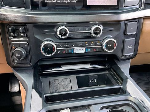 Used 2024 Ford F250 Lariat w/ Sport Appearance Package AWD/4WD image 17